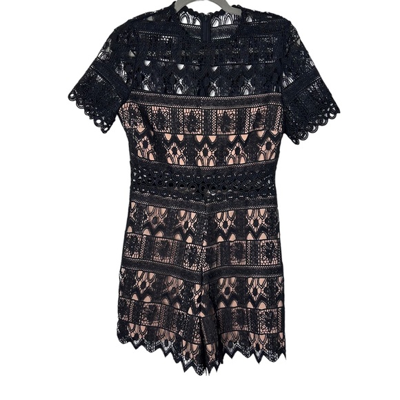 Alexis ALEXANDRIA SHORT-SLEEVE LACE ROMPER, BLACK NWT SIZE MEDIUM - Picture 2 of 10
